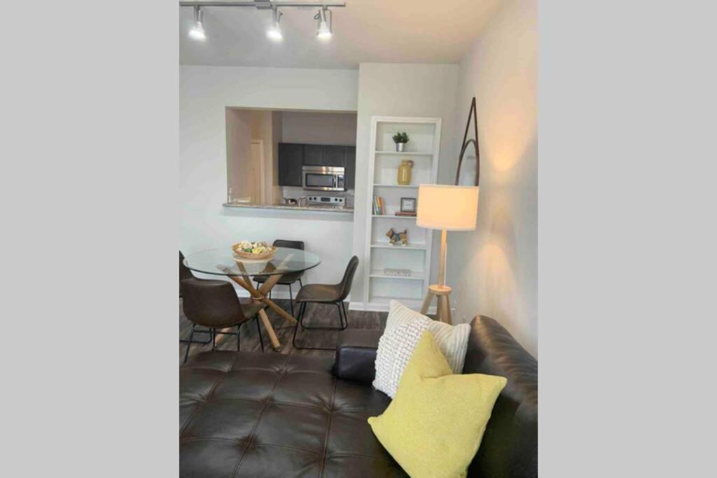Newly Furnished 1Br Apartment W/ Hermann Park View هيوستن المظهر الخارجي الصورة